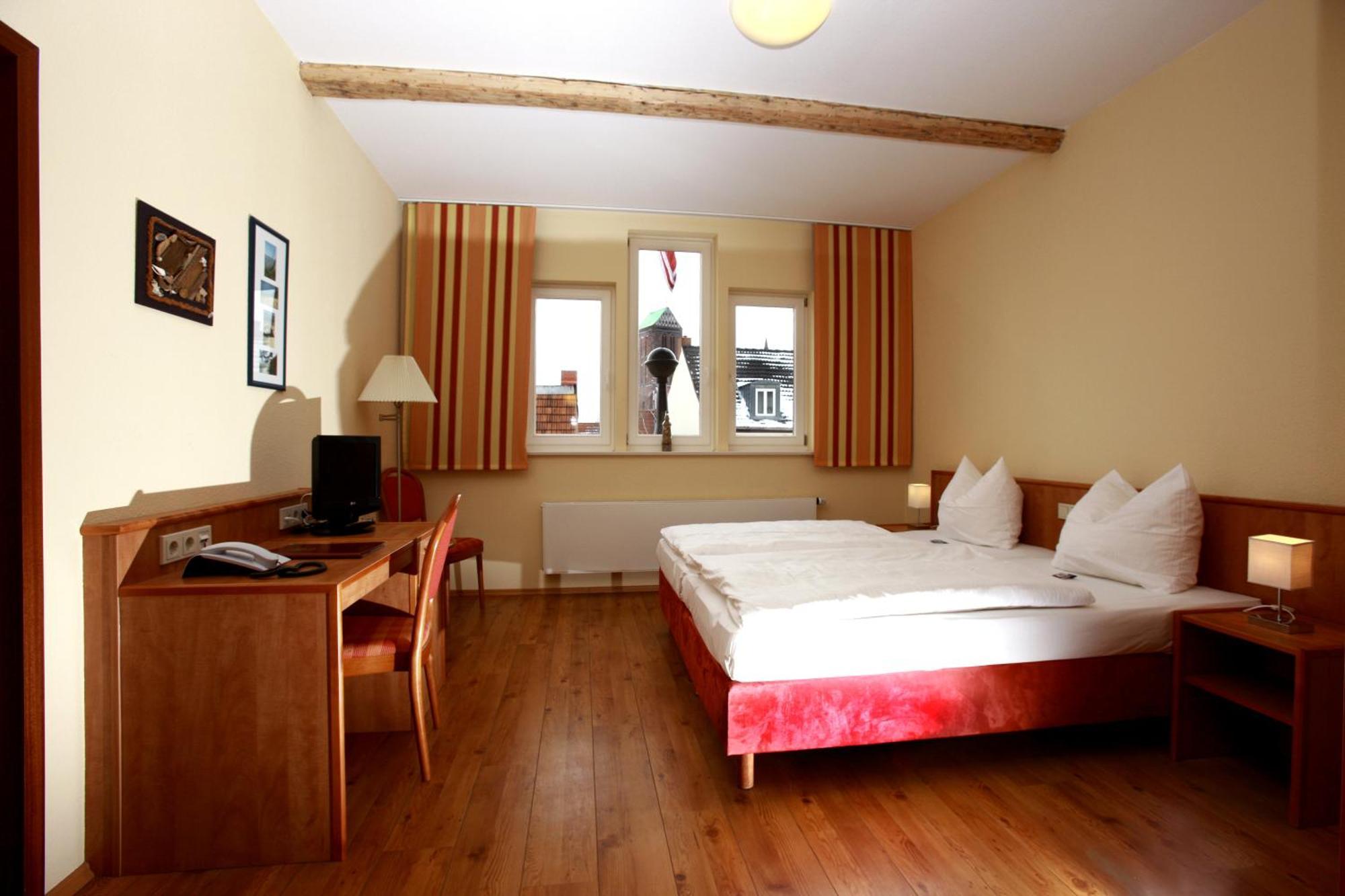 Restaurant & Hotel Wismar Exterior photo